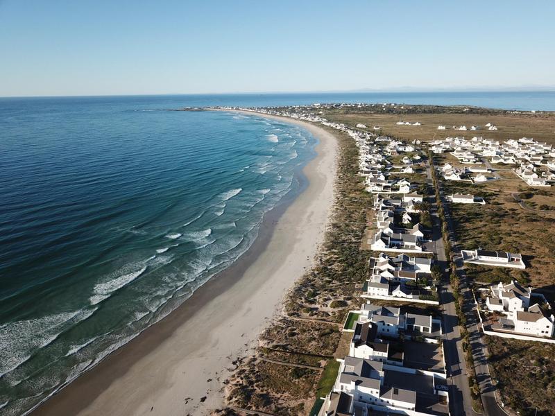 To Let 3 Bedroom Property for Rent in Golden Mile Western Cape